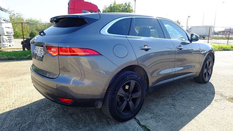 Jaguar F-Pace